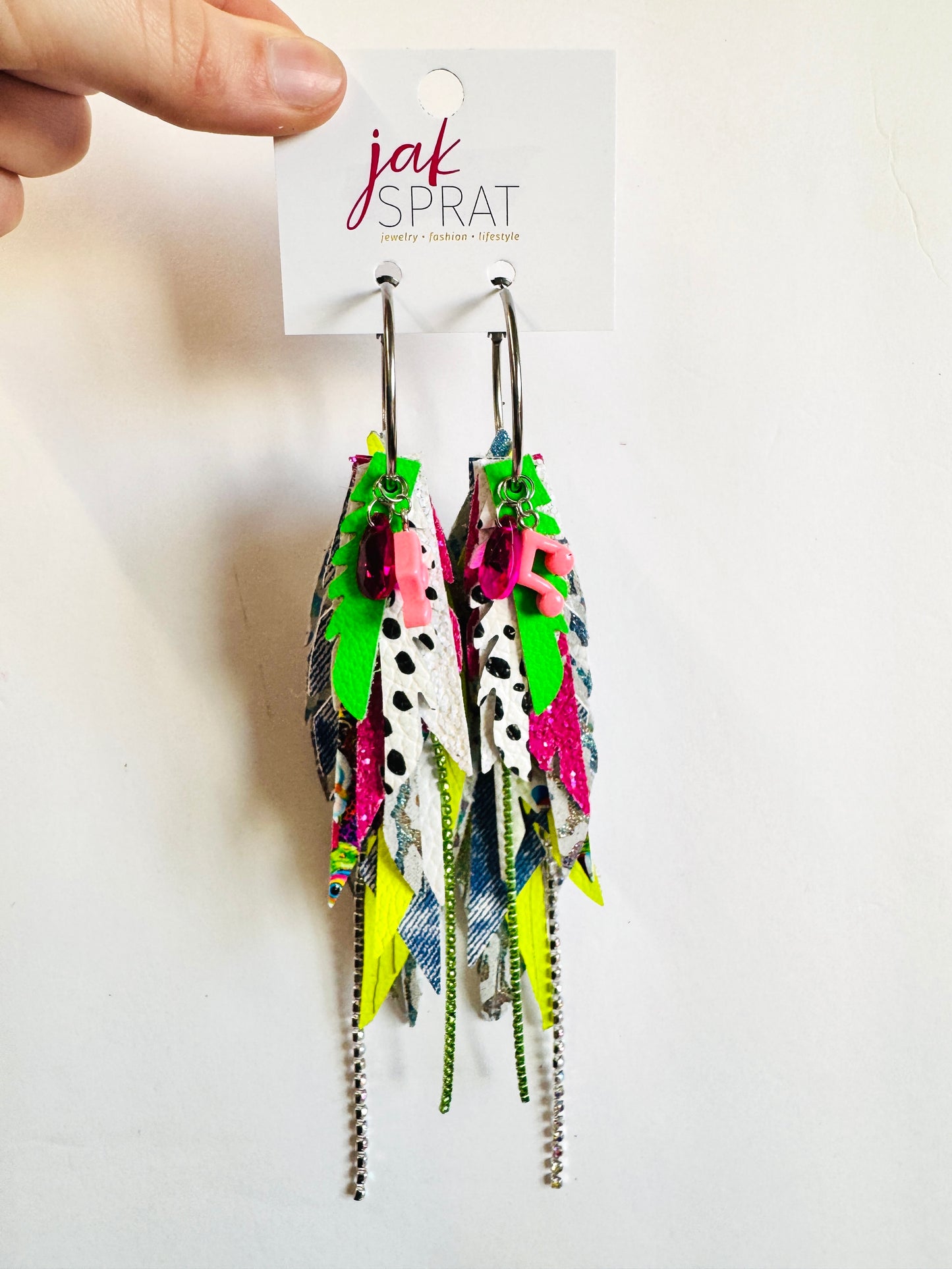 Never Boring Neons | Medium Mics #13