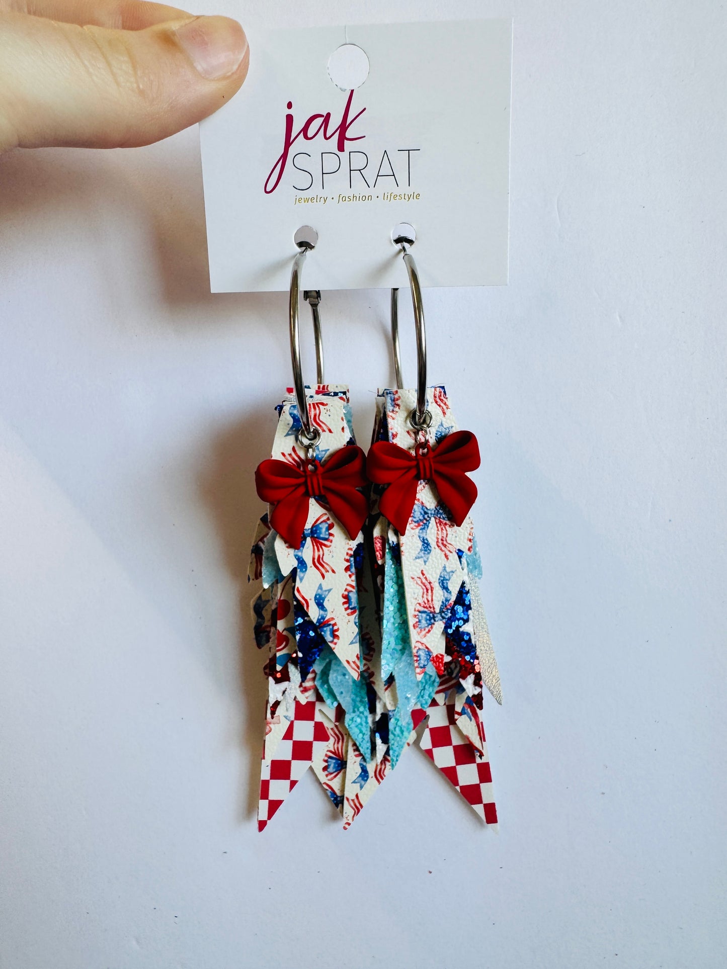 Red, White, & Bows | Fabulous Feathers #13
