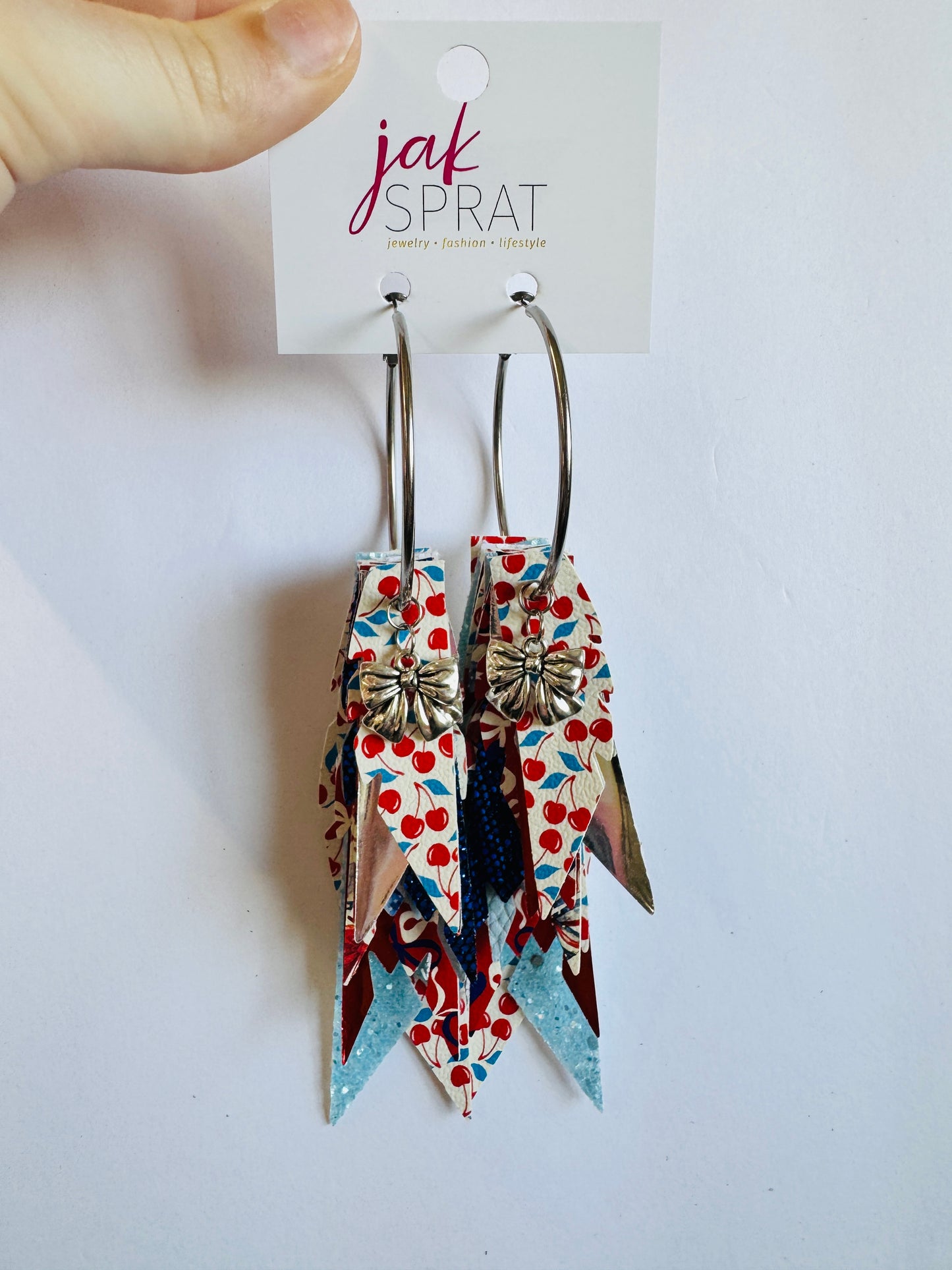Red, White, & Bows | Fabulous Feathers #7