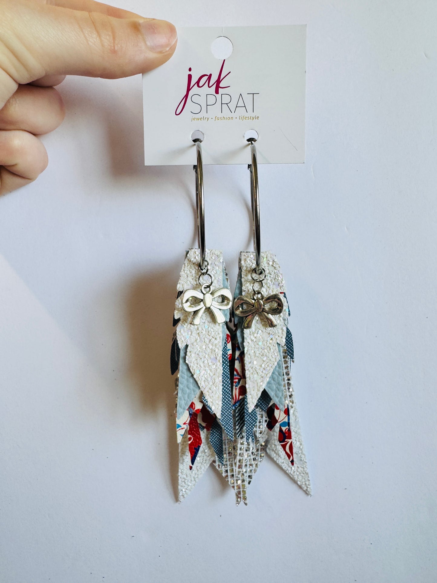 Red, White, & Bows | Fabulous Feathers #6
