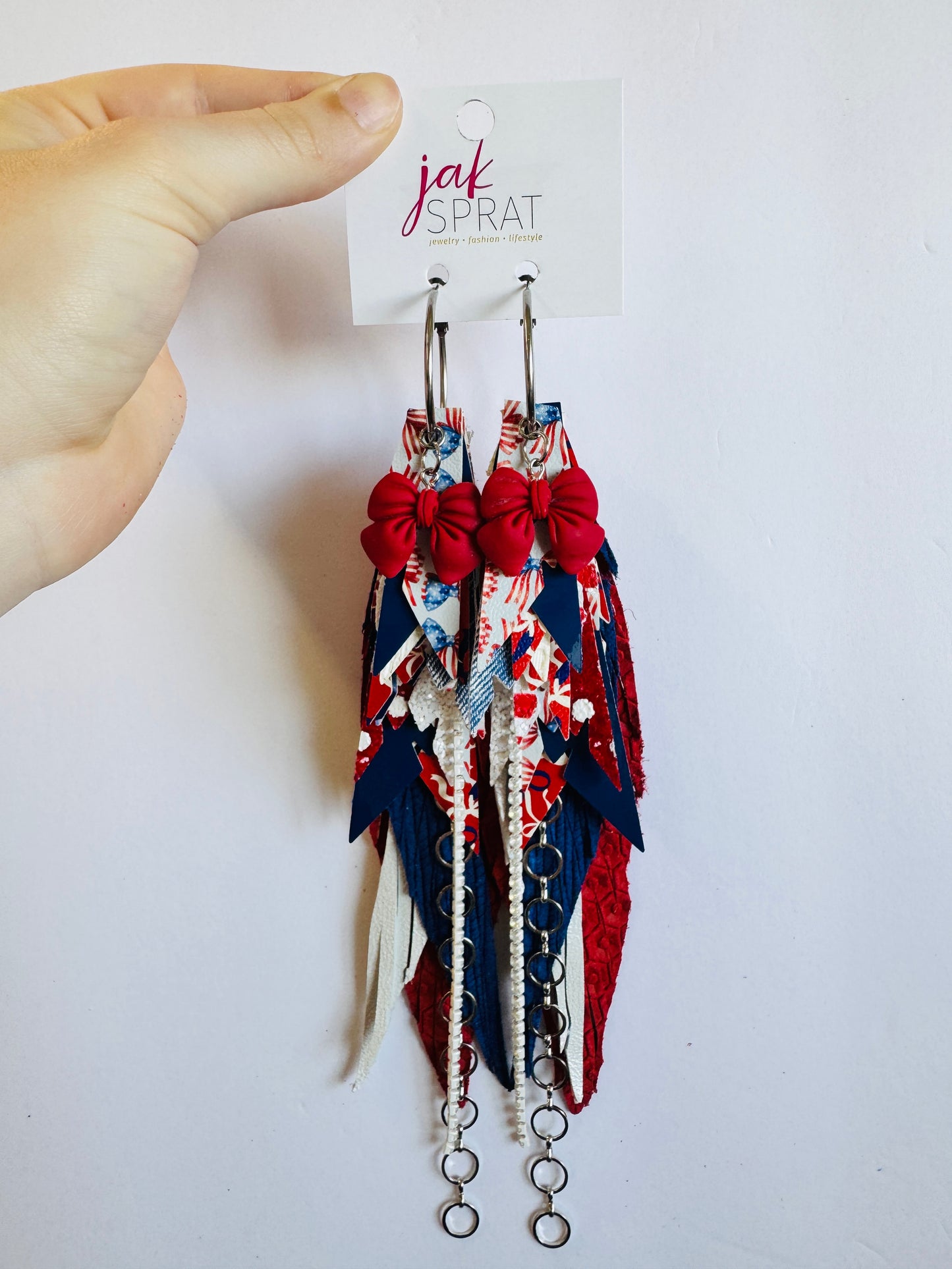 Red, White, & Bows | Mega Mics #9