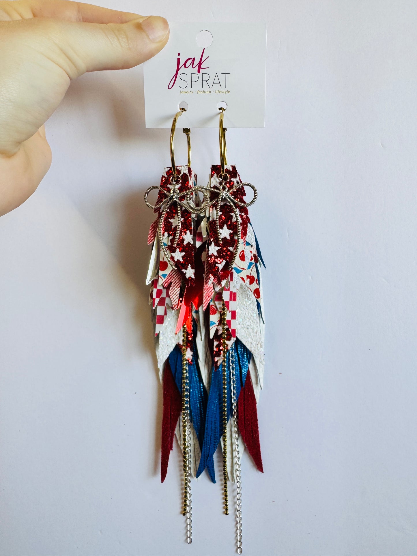 Red, White, & Bows | Mega Mics #1