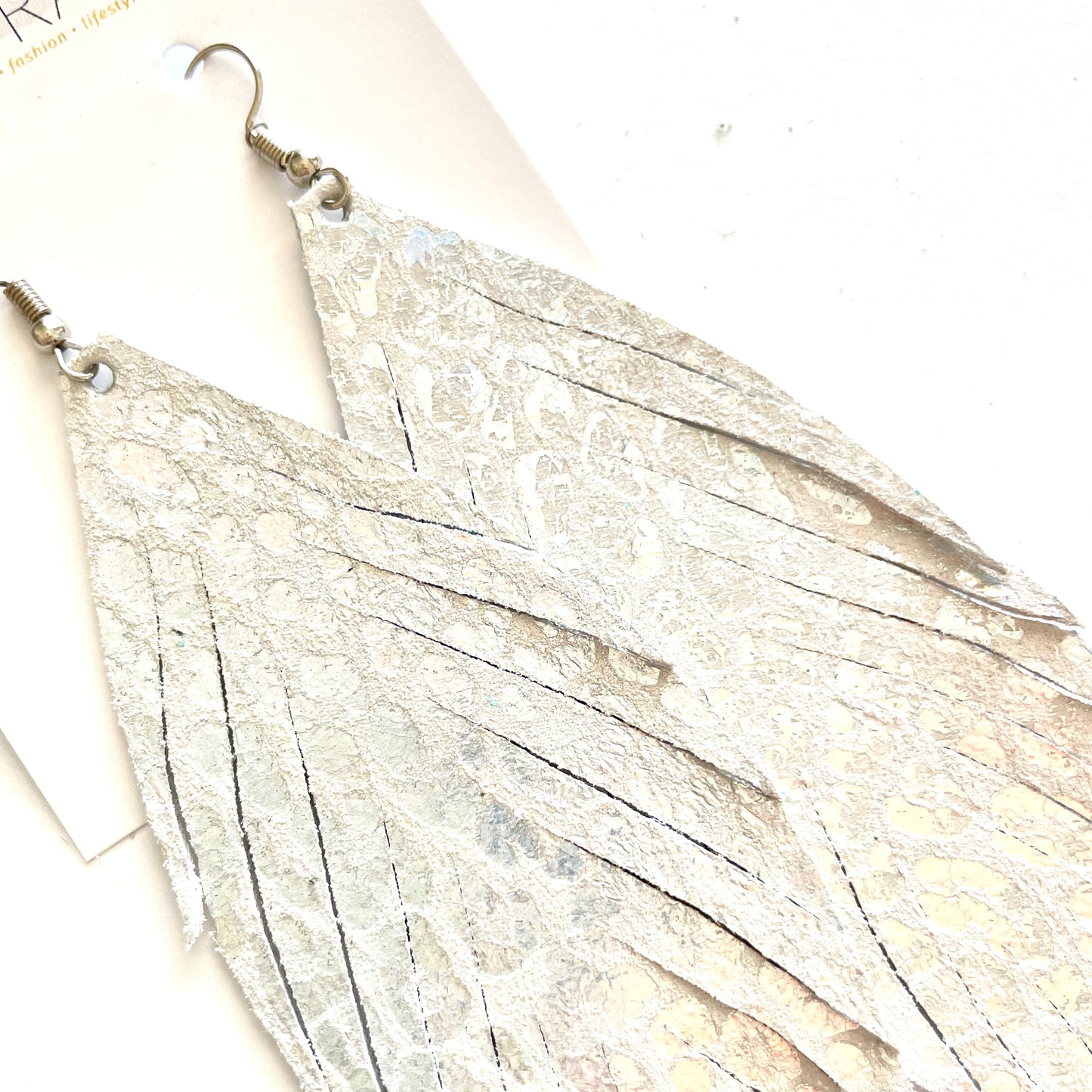 5.5" Leather Feather Shoulder Duster | LFSD520