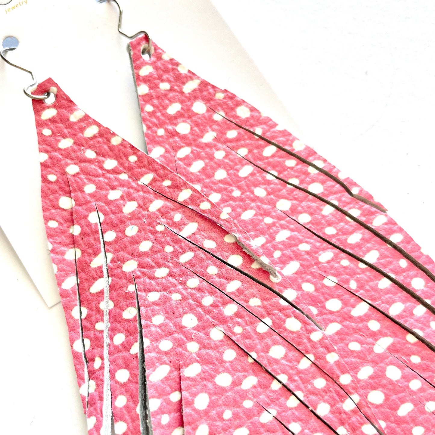 7.5" Leather Feather Shoulder Duster | LFSD710