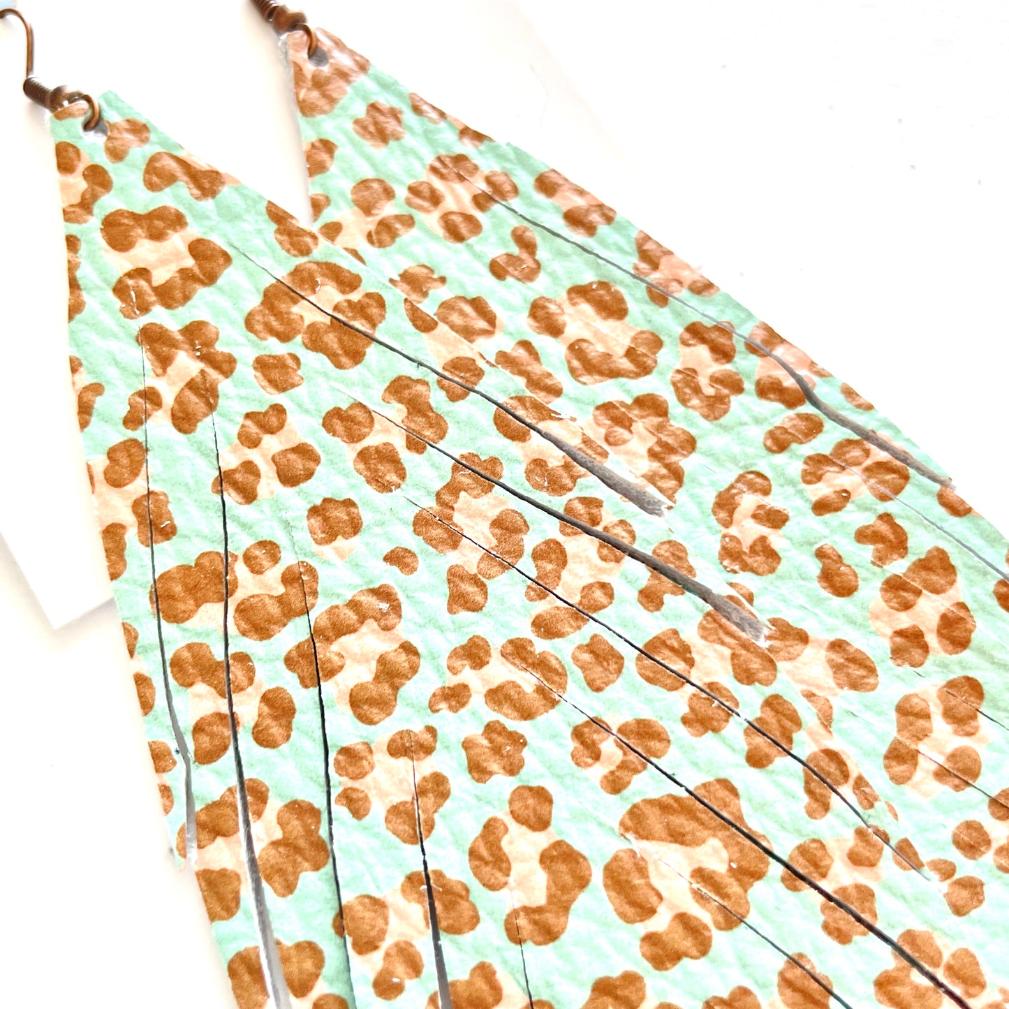 7.5" Leather Feather Shoulder Duster | LFSD711