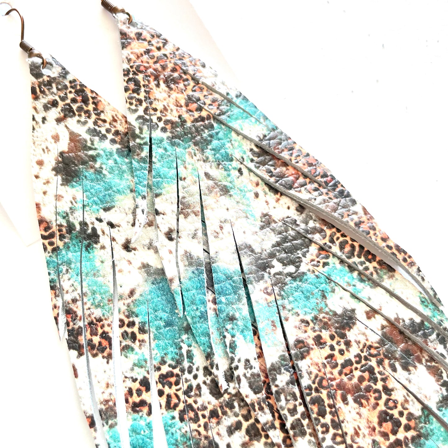 7.5" Leather Feather Shoulder Duster | LFSD79