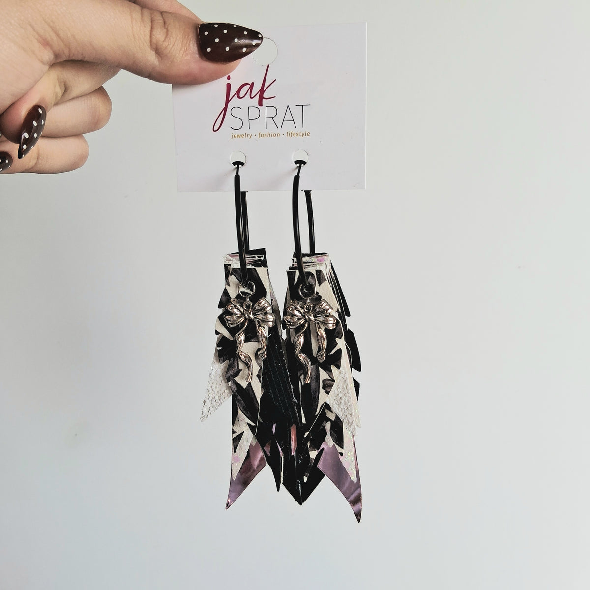 Boos & Bows | Fabulous Feathers #128