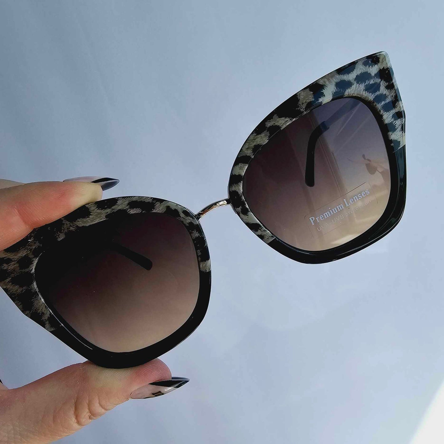 "Lookin' Good in Leopard" Sunnies! (5652)