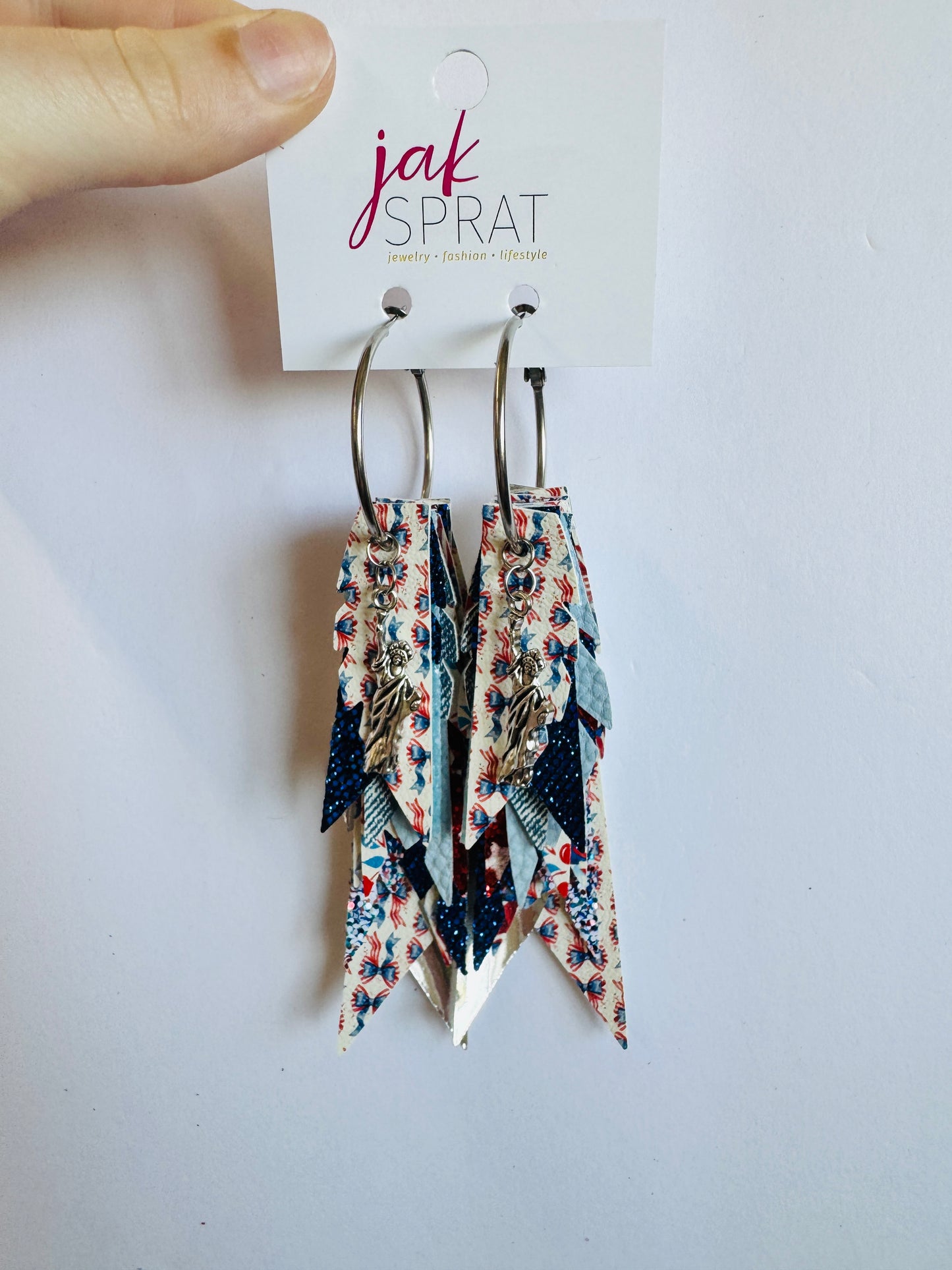 Red, White, & Bows | Fabulous Feathers #9