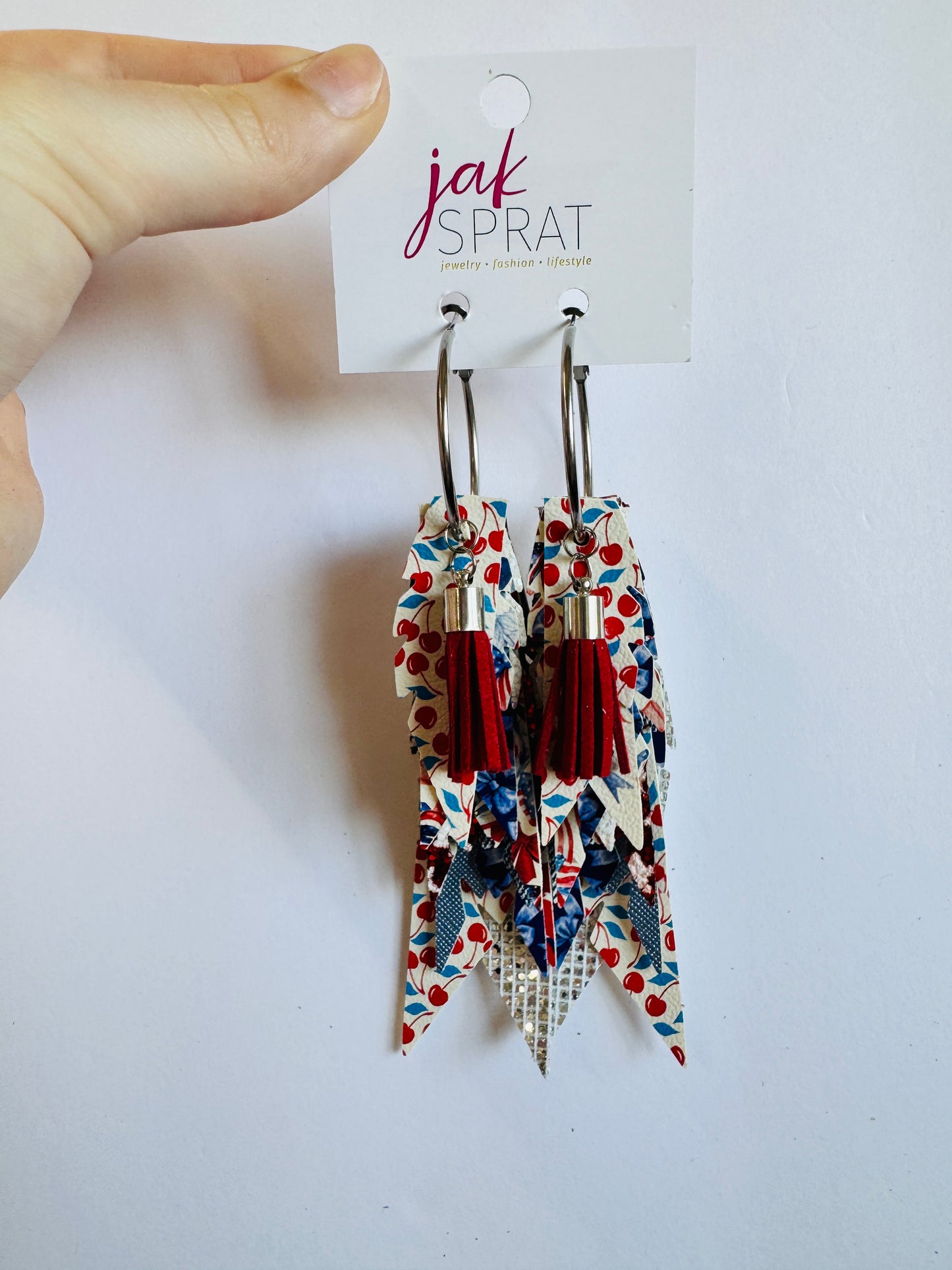 Red, White, & Bows | Fabulous Feathers #4