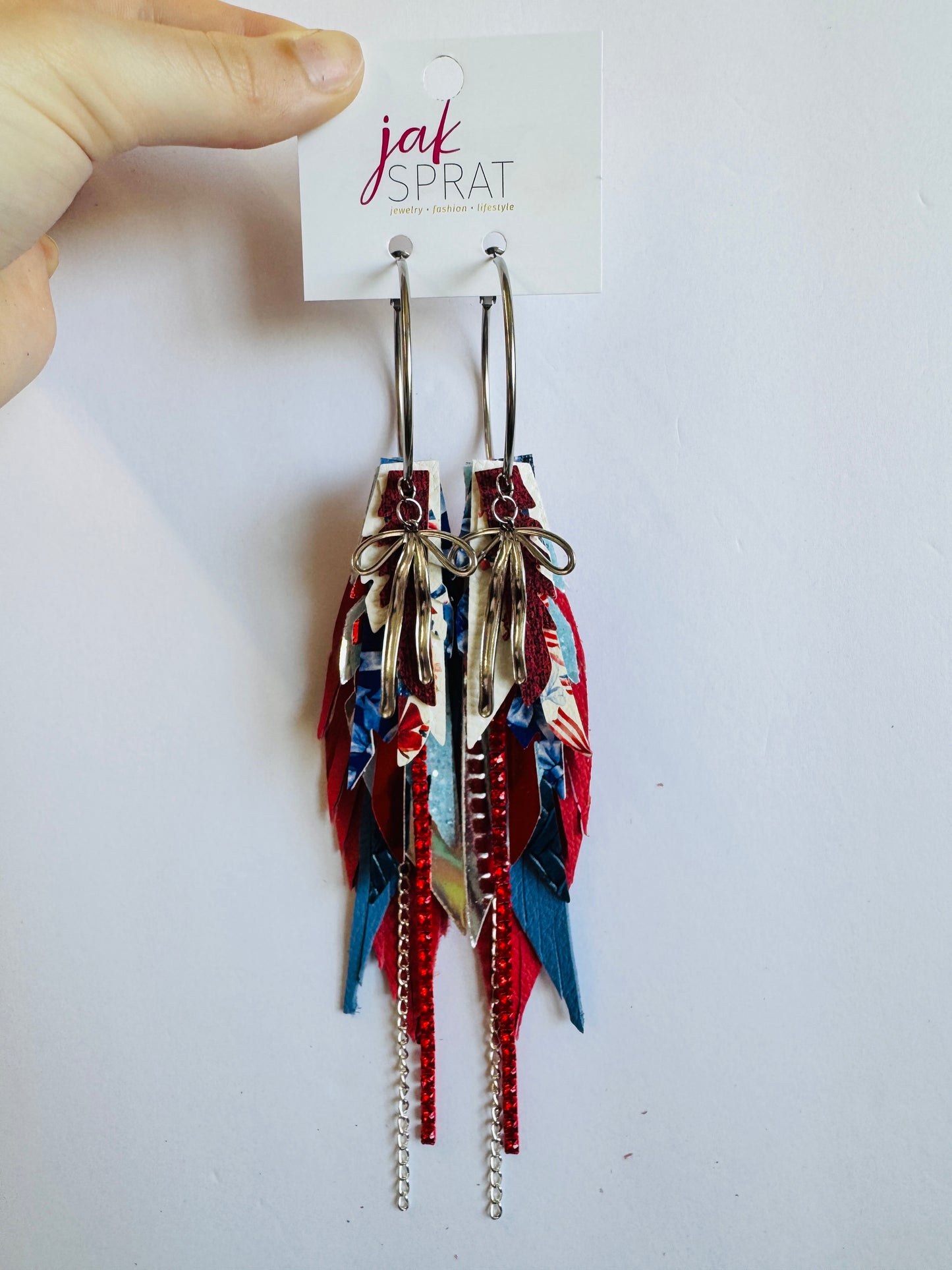 Red, White, & Bows | Medium Mics #7