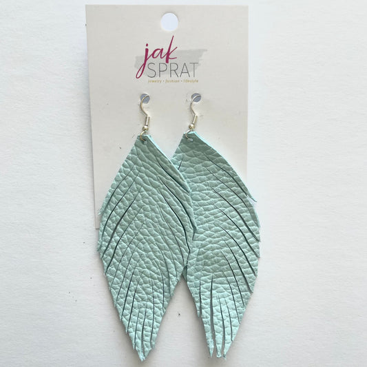 4" Leather Feather Shoulder Duster | LFSD418