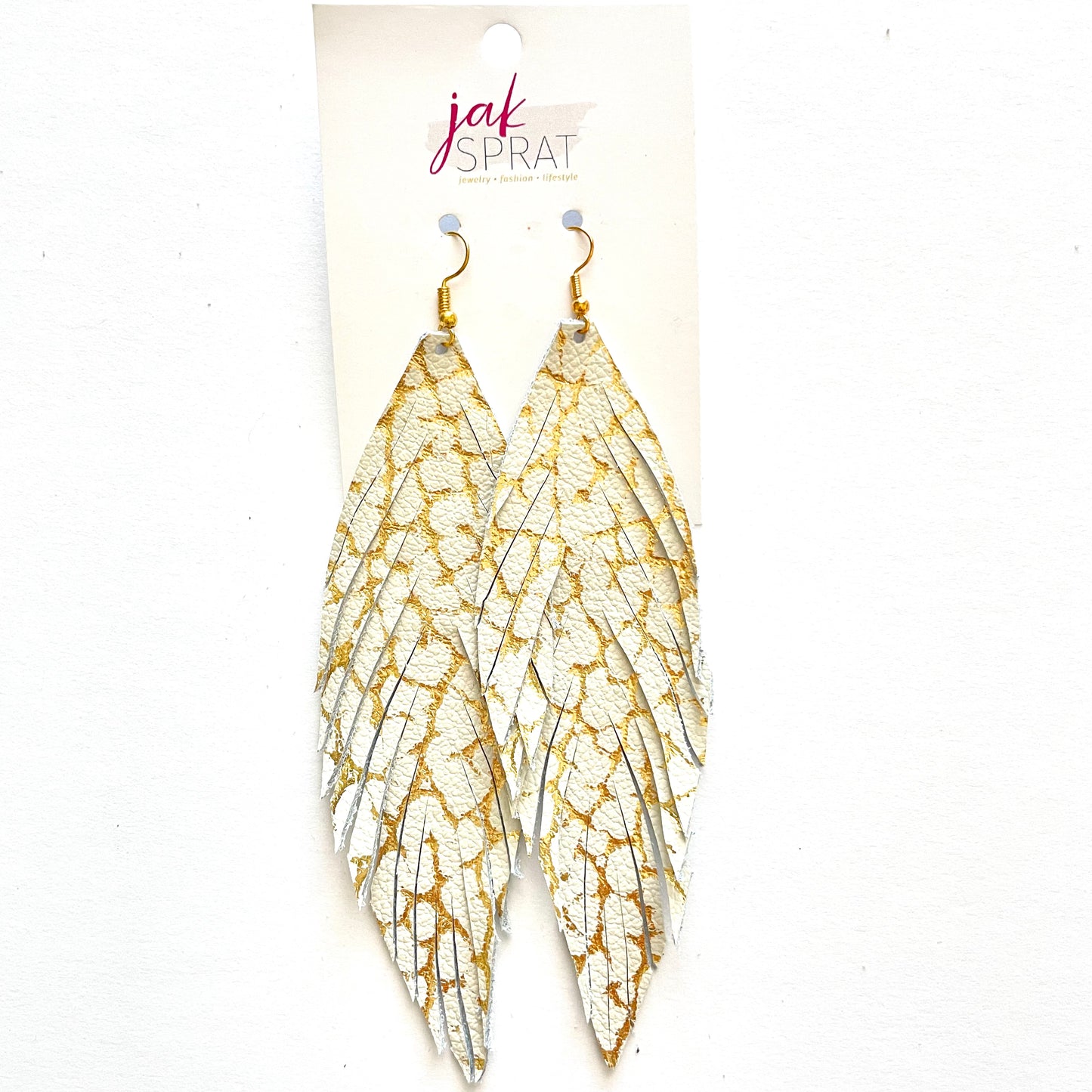 5.5" Leather Feather Shoulder Duster | LFSD514