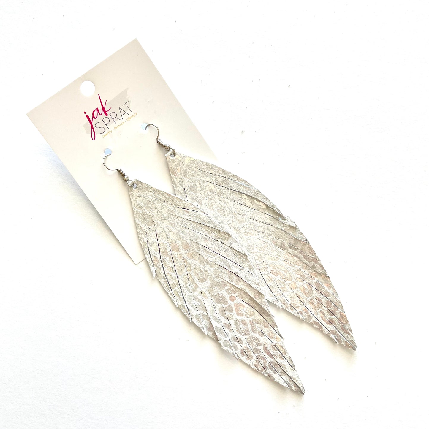 5.5" Leather Feather Shoulder Duster | LFSD520