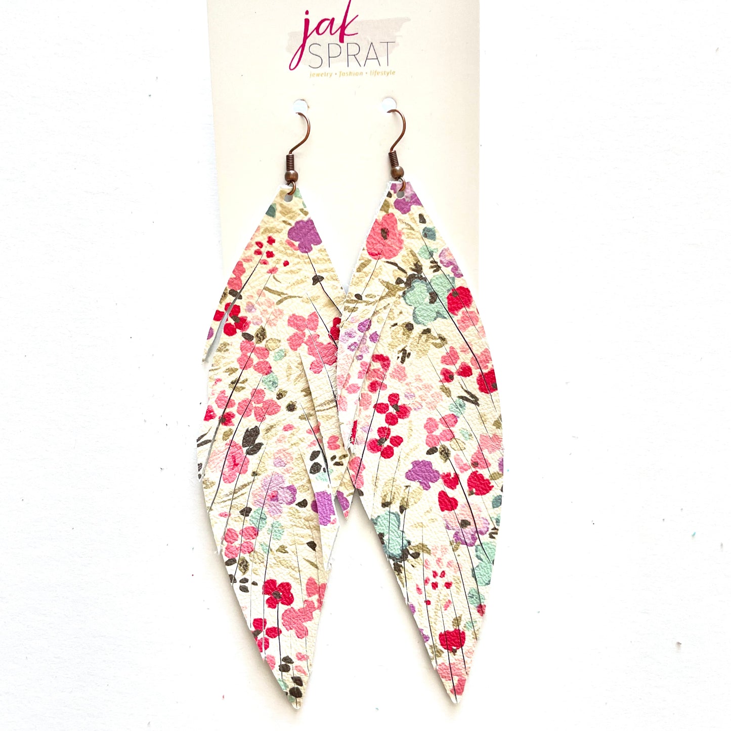 5.5" Leather Feather Shoulder Duster | LFSD516