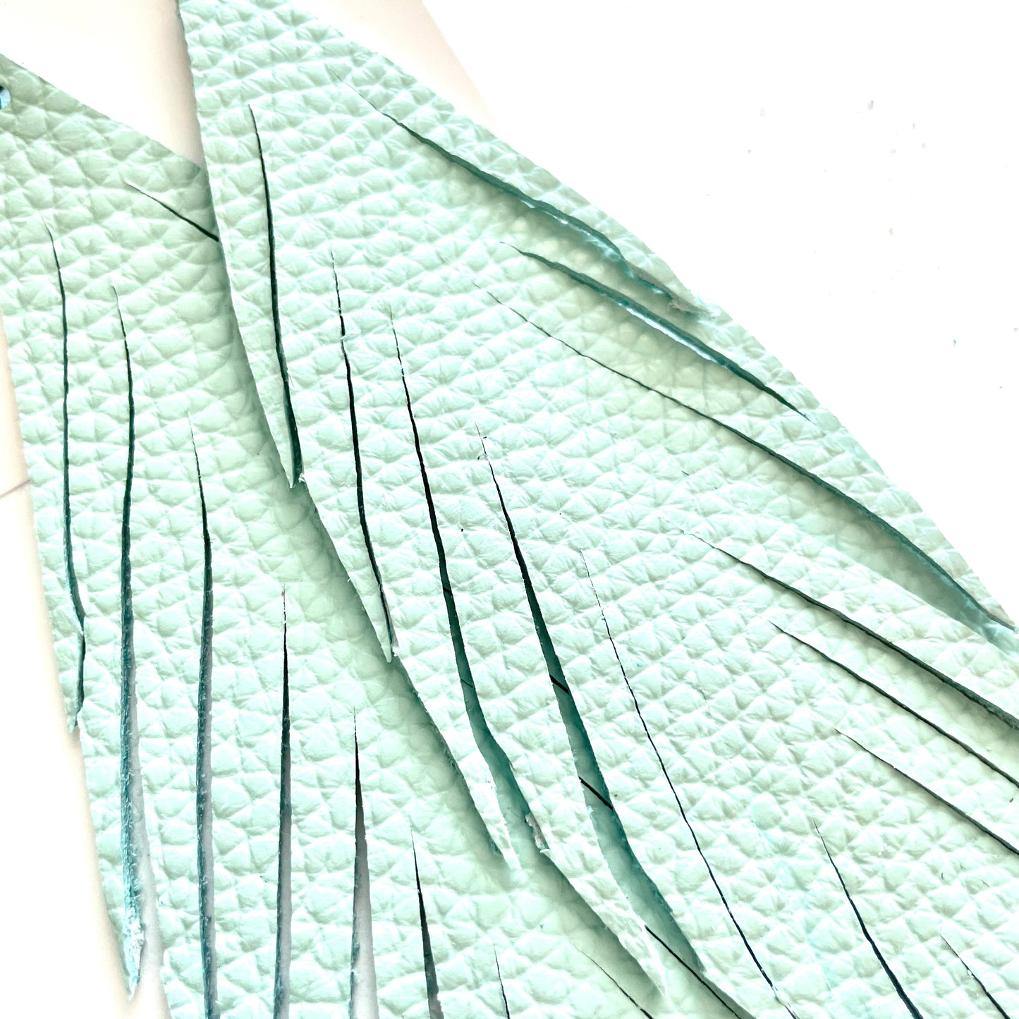 7.5" Leather Feather Shoulder Duster | LFSD717