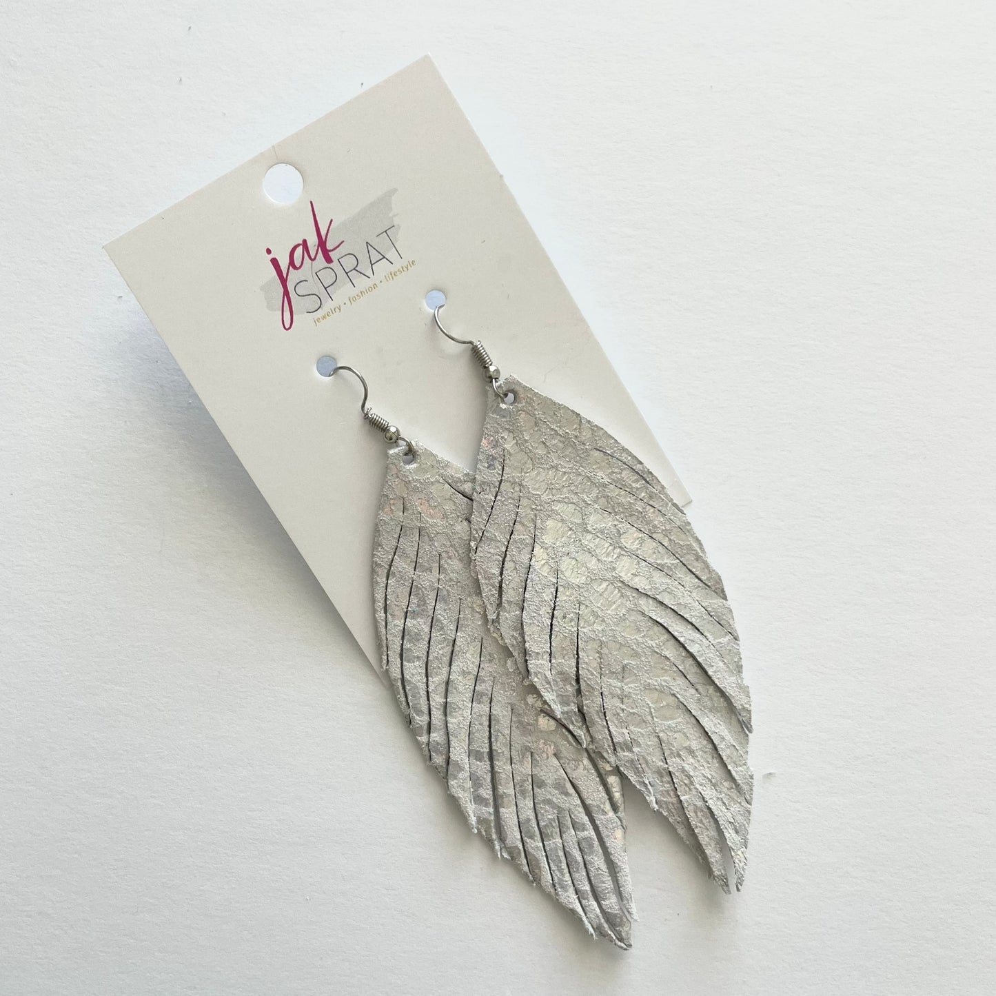 4" Leather Feather Shoulder Duster | LFSD46