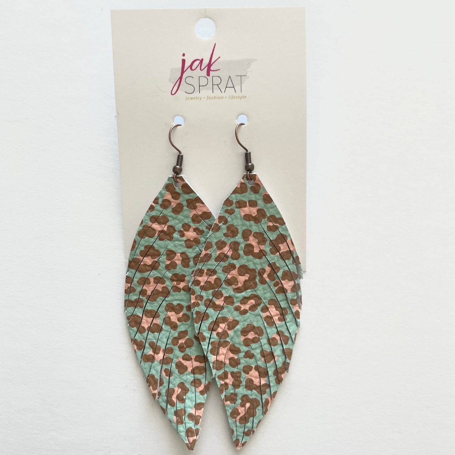 4" Leather Feather Shoulder Duster | LFSD411