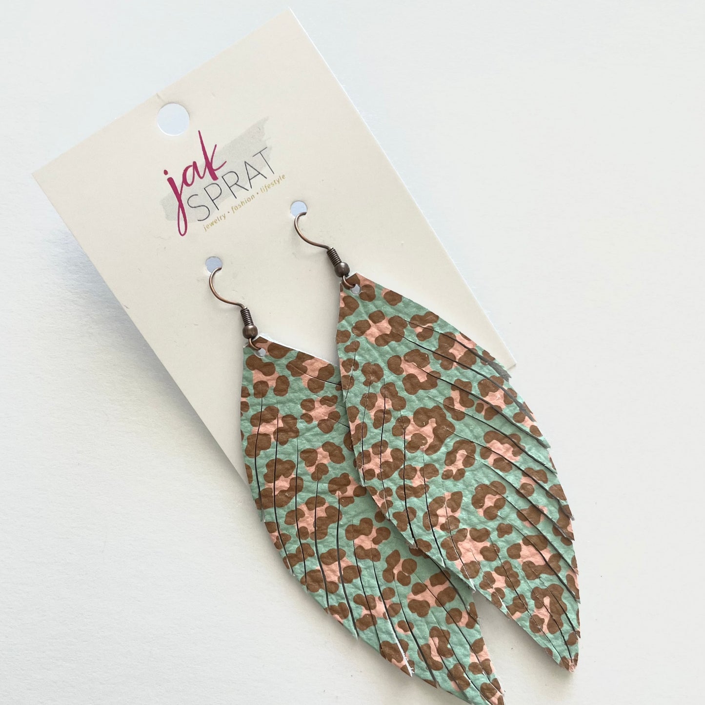 4" Leather Feather Shoulder Duster | LFSD411