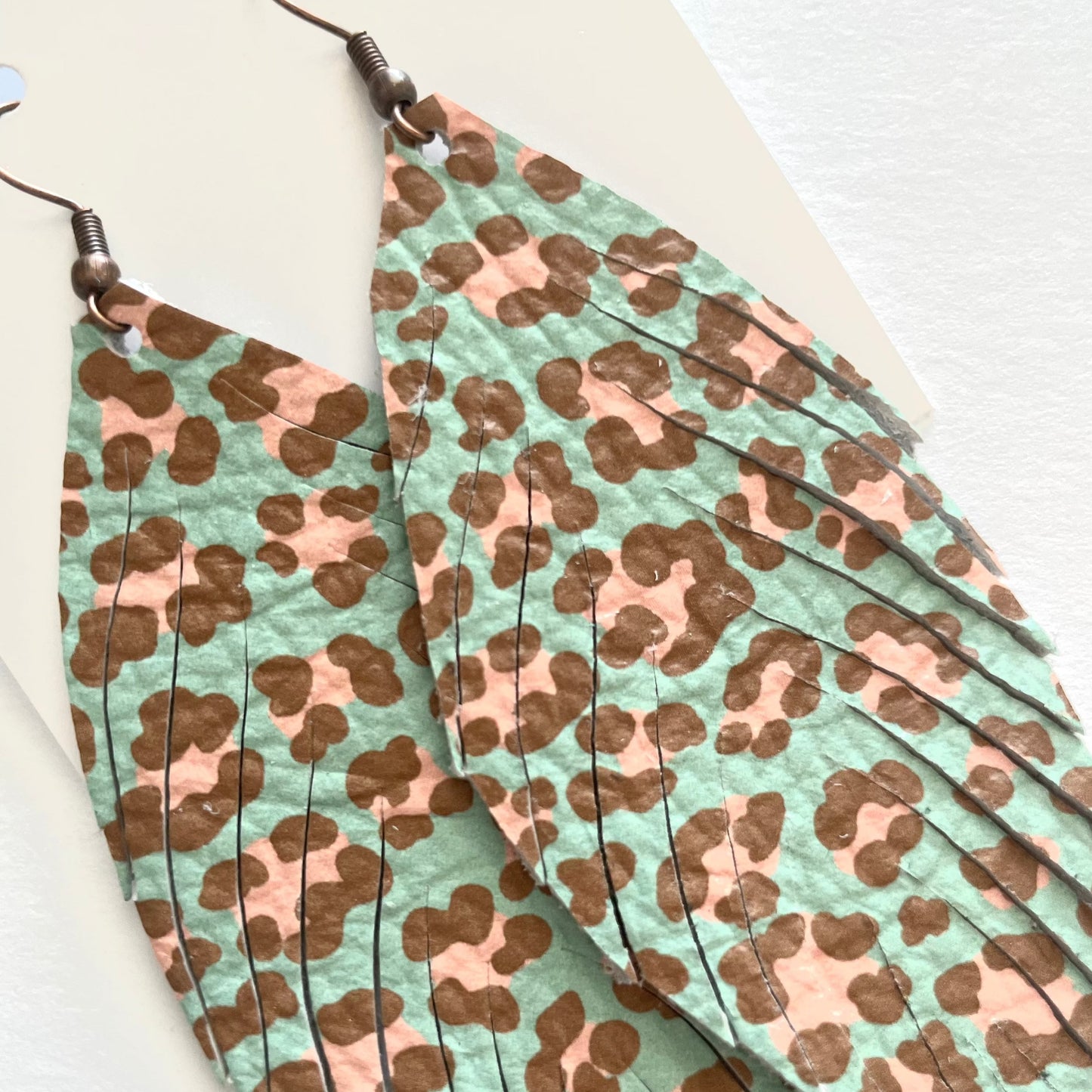 4" Leather Feather Shoulder Duster | LFSD411