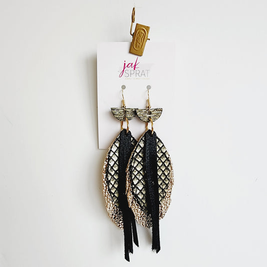 Life Is Full Of Fringe #15 | DE23