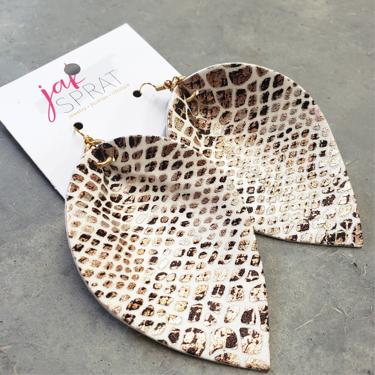 Pinched Leaf | Wild White Snake